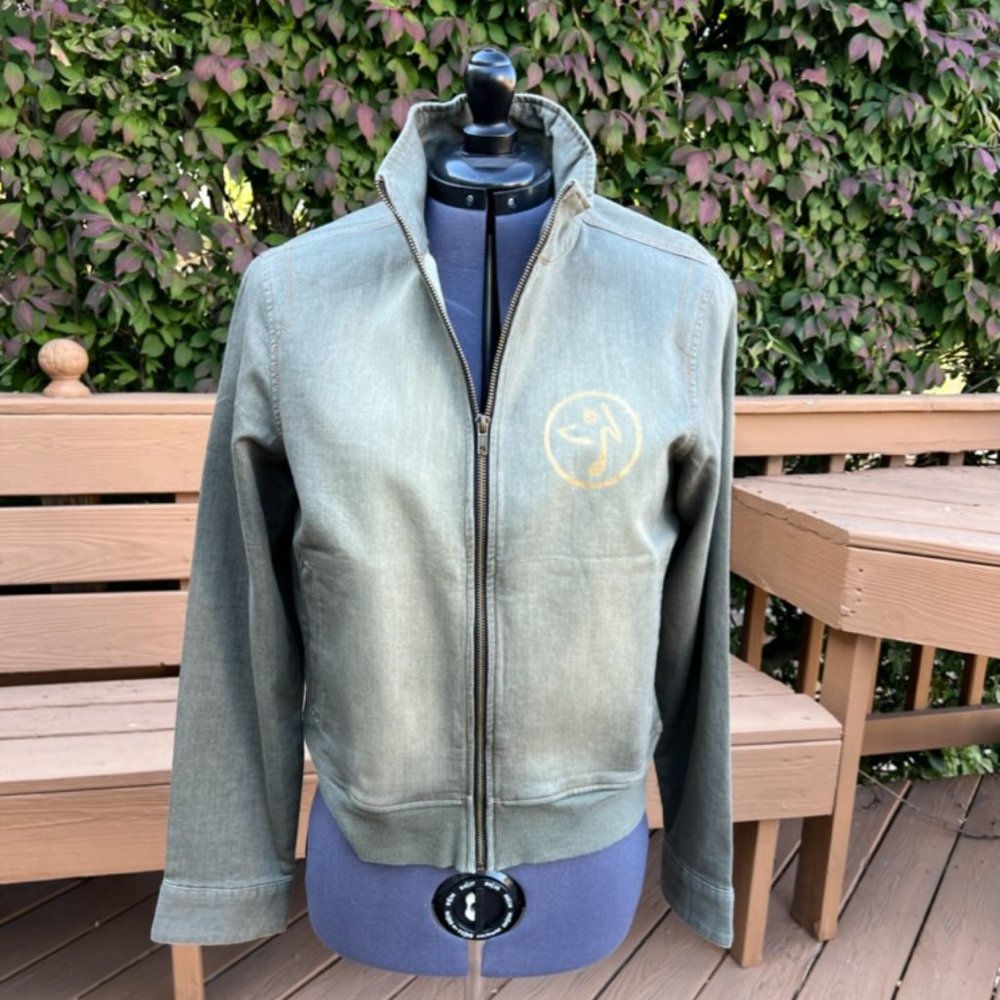Zumba World Tour Faded Denim Zip Up Jacket NWOT L
